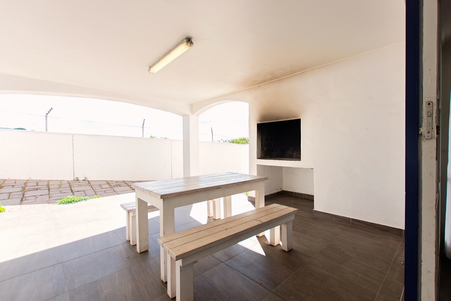 6 Bedroom Property for Sale in Mykonos Western Cape